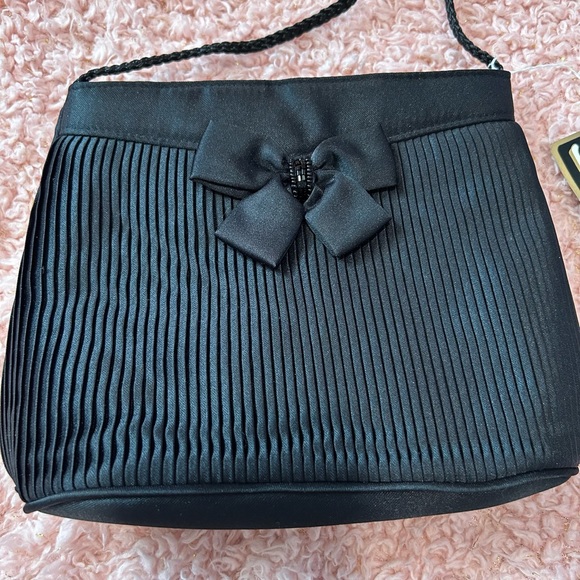 Sassy Little Evening Bag - Picture 2 of 9